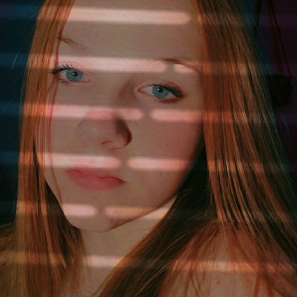 Meet your Posher, Amber - Picture 1 of 1